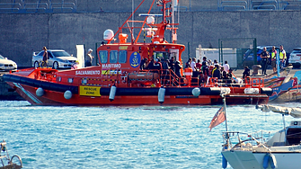 Повече от 500 мигранти са спасени край Канарските острови в Испания
