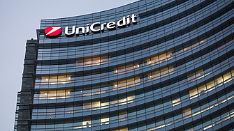 Акционерите на италианската банка UniCredit SpA одобриха програма за обратно