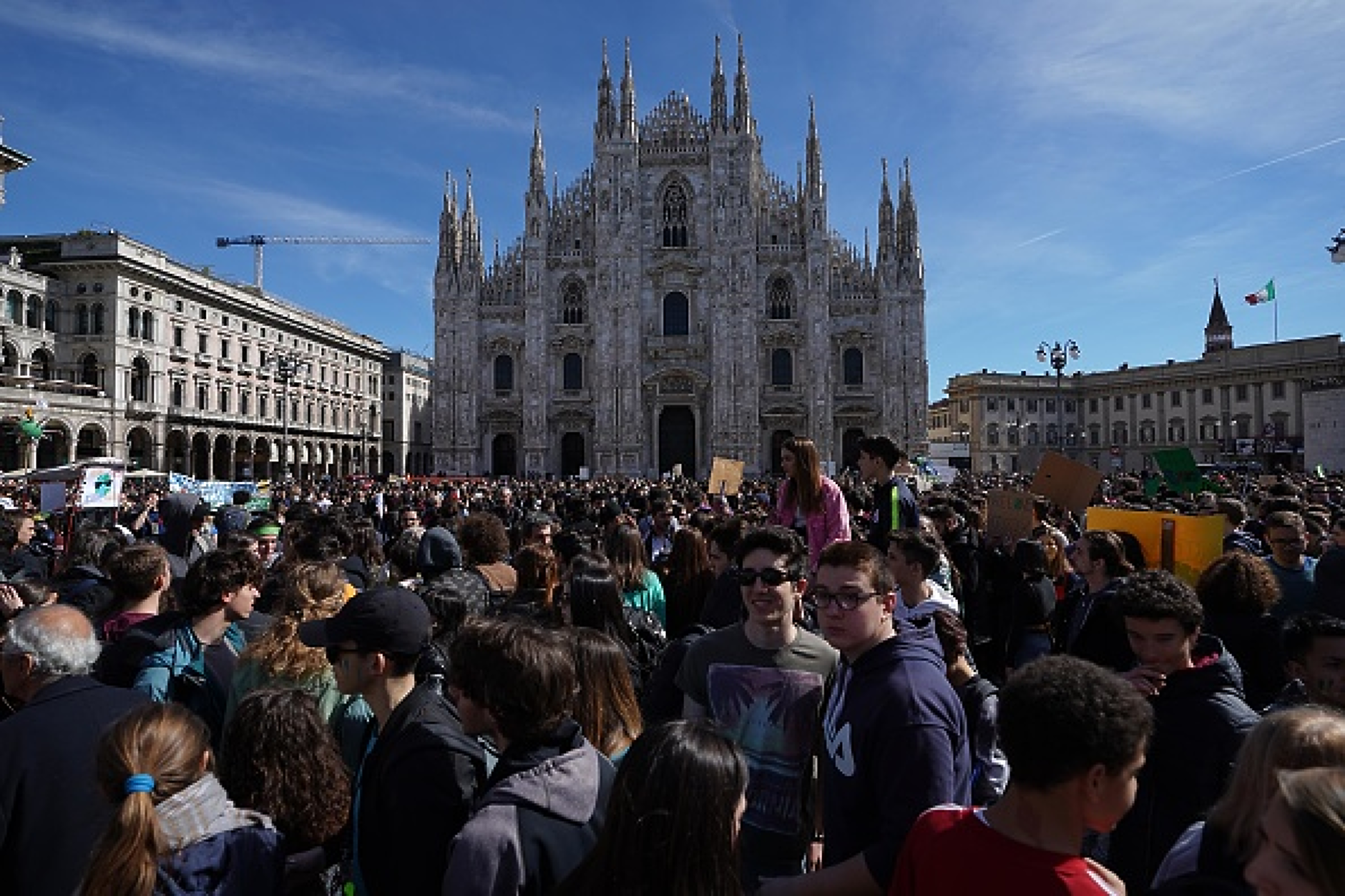 Над 60 000 протестираха в Рим срещу бюджетния план на правителството