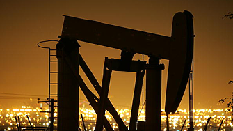  Цените на петрола падат за  трета поредна седмица, Саудитска Арабия обвини за това спекулантите
