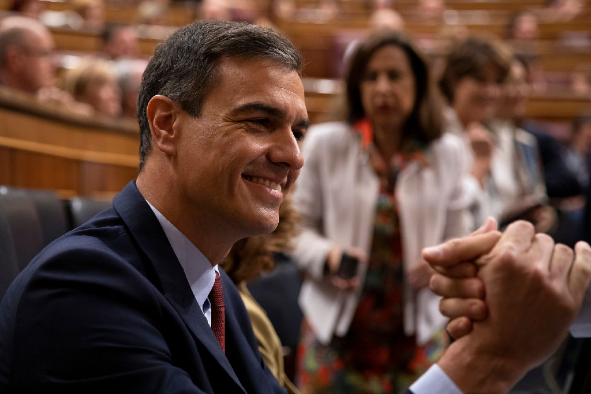 Педро Санчес си осигури нов мандат като премиер