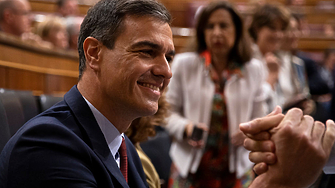 Испанският парламент упълномощи действащия премиер Педро Санчес да състави правителство