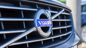 Цените на акциите на Volvo Cars се сринаха с 14