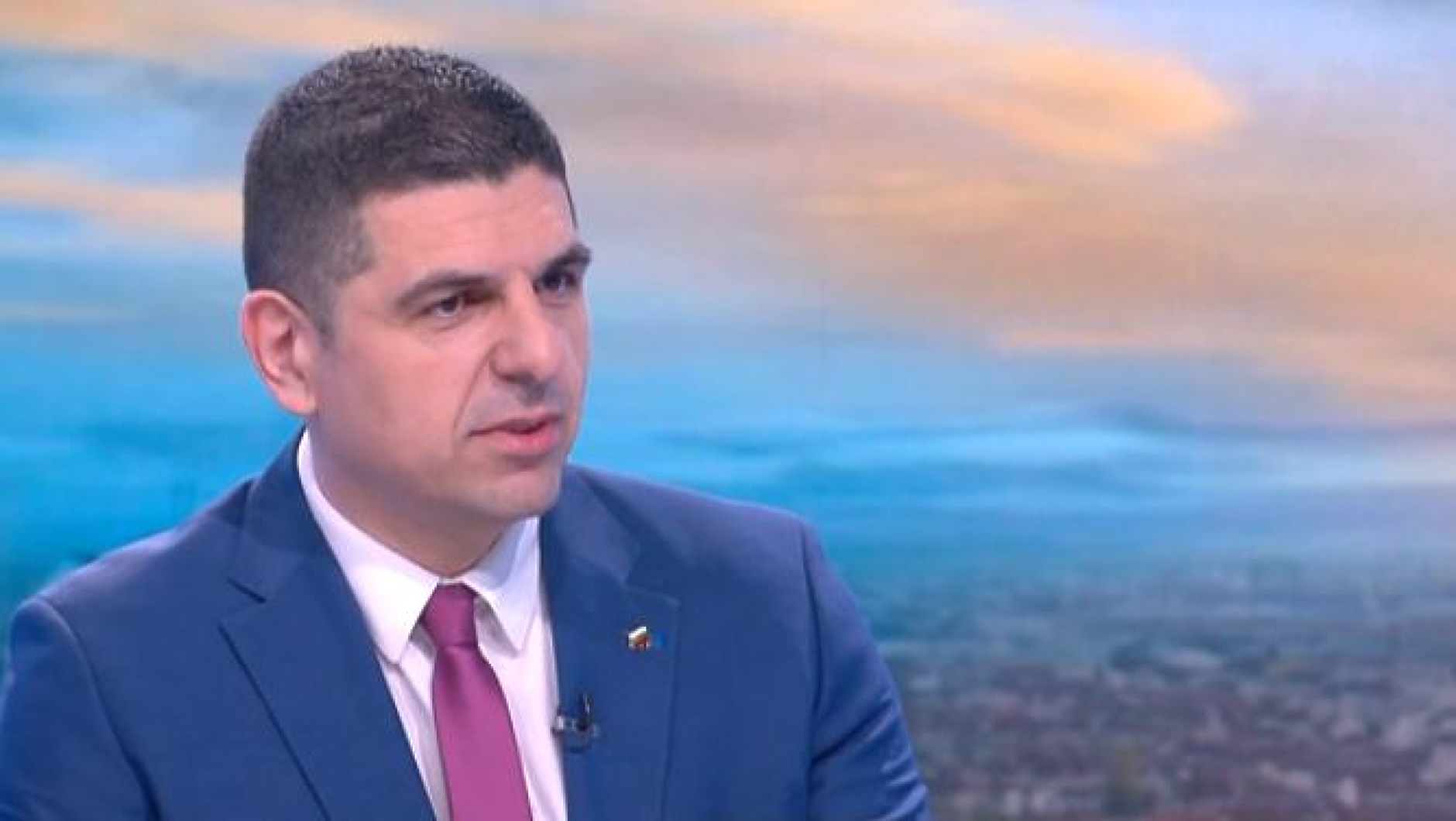 Ивайло Мирчев: Ако Конституцията не бъде приета под тази форма, ключовите министри подават оставка