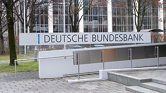 Бундесбанк алармира за задаващи се тъмни облаци над финансовия сектор в Германия