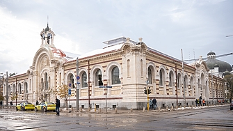 Две от фасадите на сградата на Централни хали в София