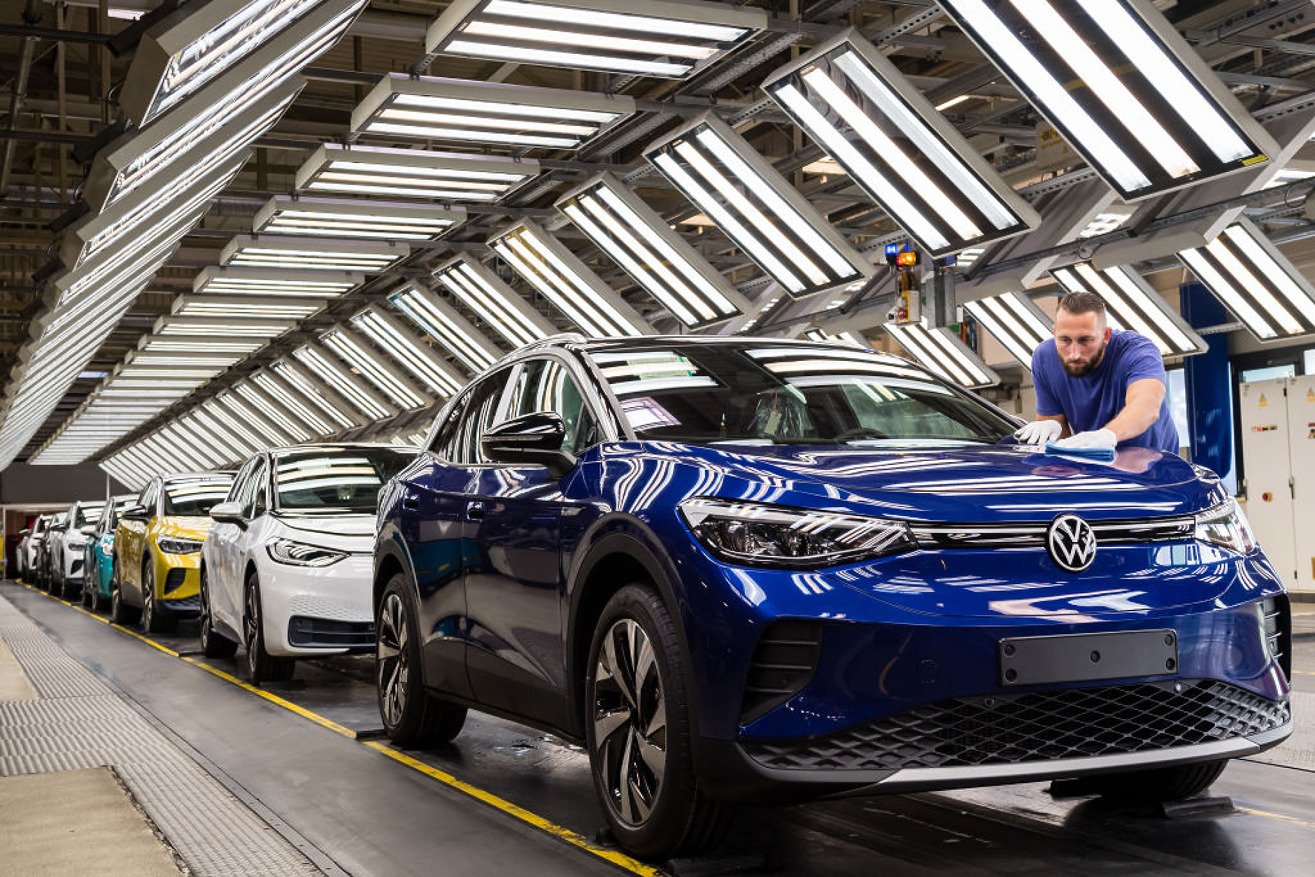 Volkswagen ще намали броя на служителите при „вече неконкурентната“ марка VW