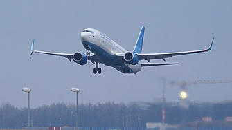 Авиокомпаниите от ЕС променят маршрути на полетите си, за да намалят въглеродните емисии