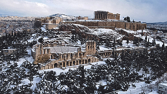 Температурите в Гърция рязко спадат   До вечерта се очаква да завали сняг