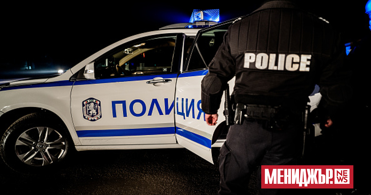 Полиция влезе във сградата на ВиК-Бургас, съобщи БНТ. Там се