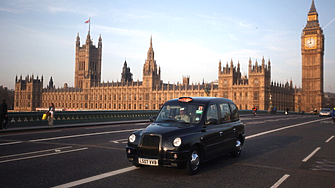 Uber ще  отвори платформата си за легендарните черни таксита в Лондон