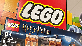 Правнучката на основателя на Lego продава акции на компанията за 930 млн. долара
