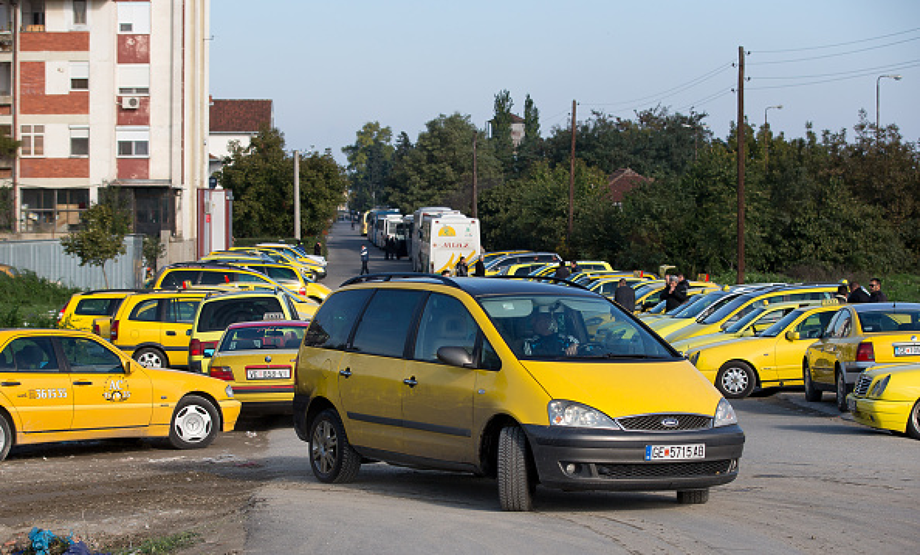 Стачка на таксиметровите шофьори блокира трафика в Гърция