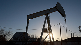 Цените на петрола се повишиха на фона на данните за запасите в САЩ