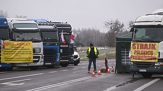 Първите 30 камиона преминаха днес през новия граничен пункт Угринов