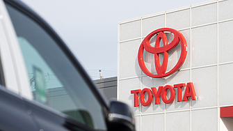 Toyota продава част от дела си в Denso, за да събере пари  за разработки на електромобили