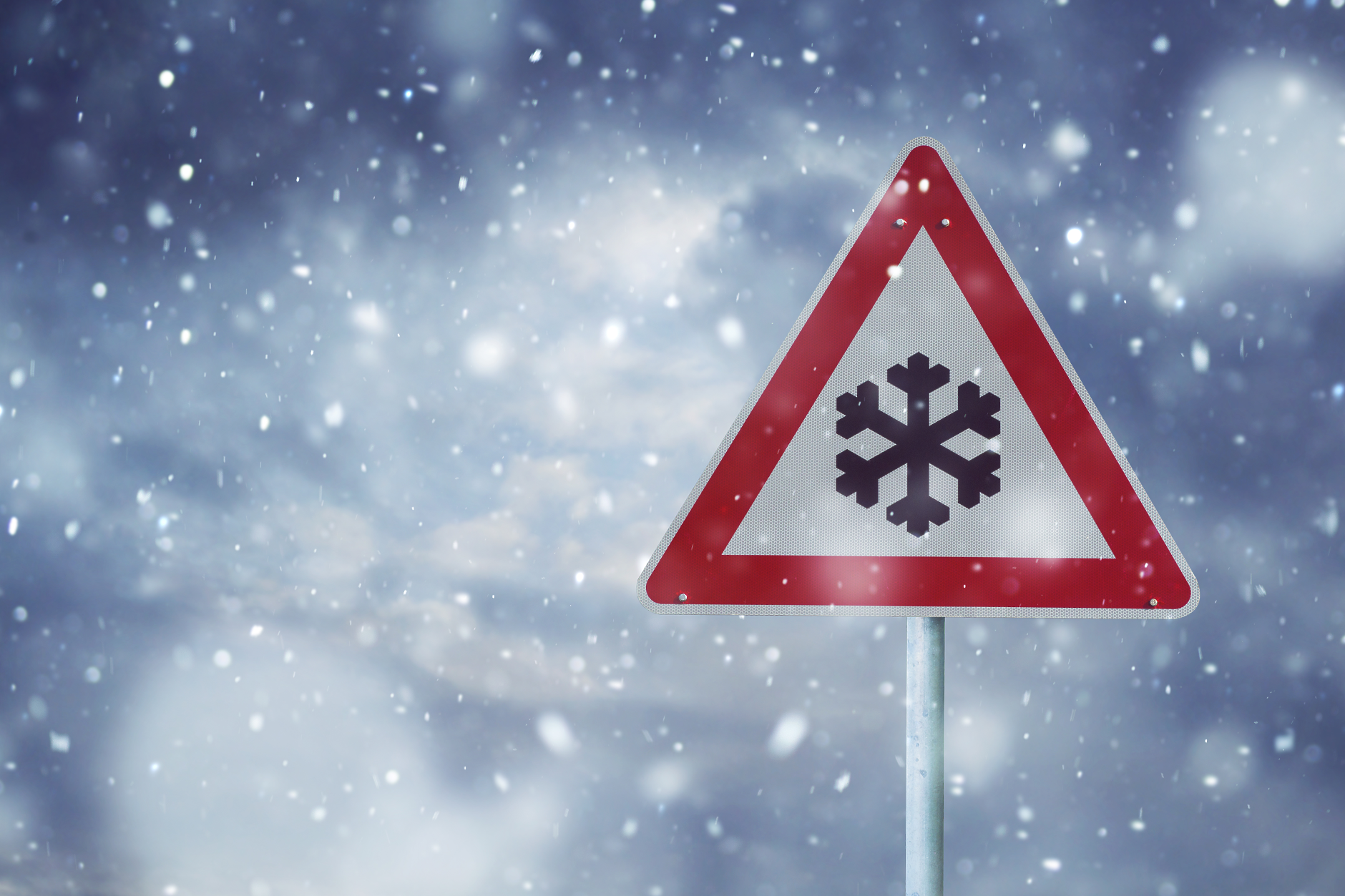 Червен код за зимни бури утре, Денков нареди на областните управители да се подготвят 