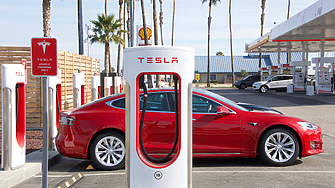 Американският производител на електрически автомобили Tesla е определил отстъпки от