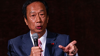 Основателят на компания Foxconn Тери Гоу оттегли кандидатурата си за президент на Тайван