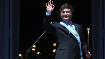 Новият крайнодесен президент на Аржентина обеща шокова терапия за икономиката