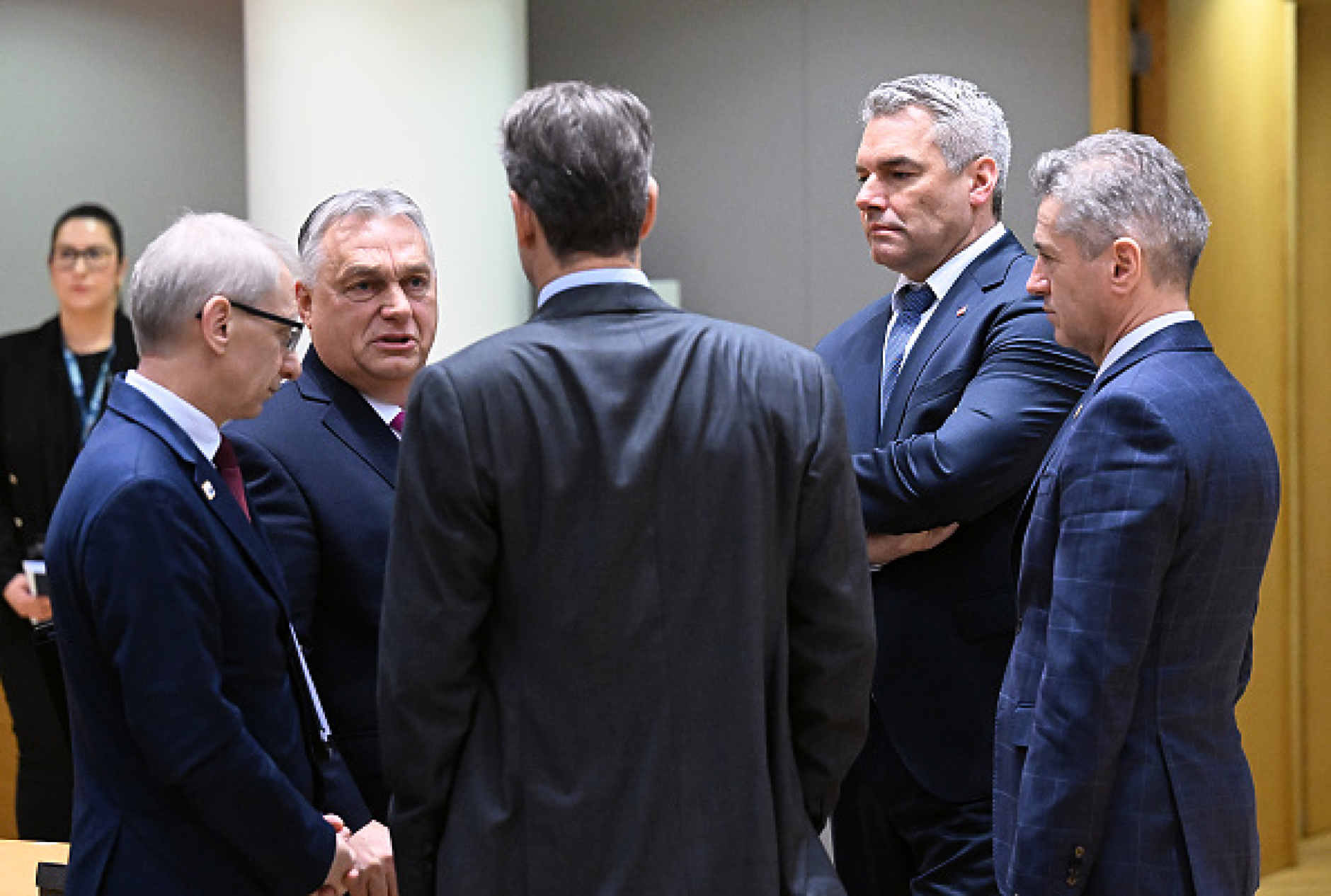 Лидерите на ЕС неочаквано решиха: Започват преговори за членство с Украйна