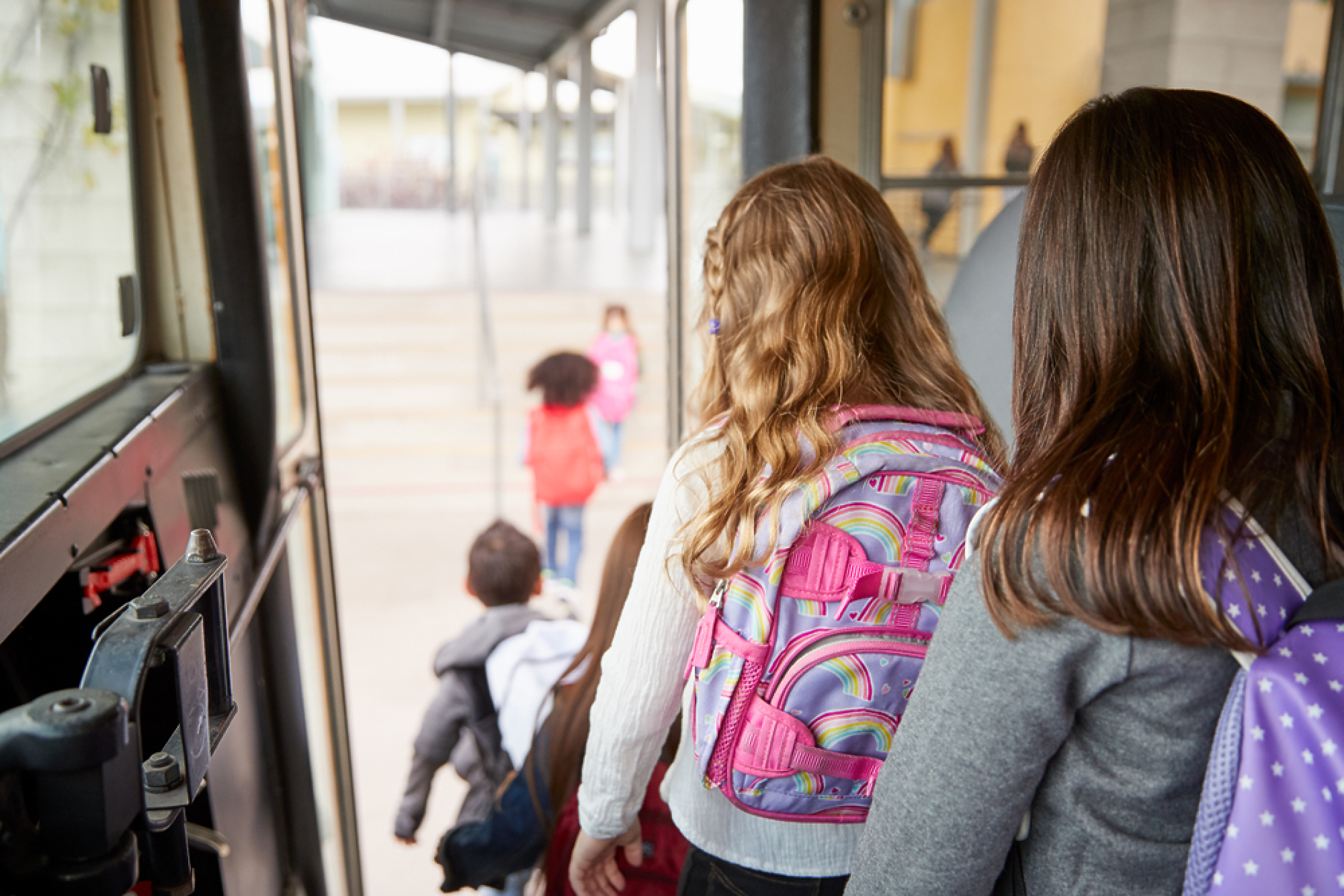 От 1 февруари догодина безплатен градски транспорт за всички деца до 14-годишна възраст 