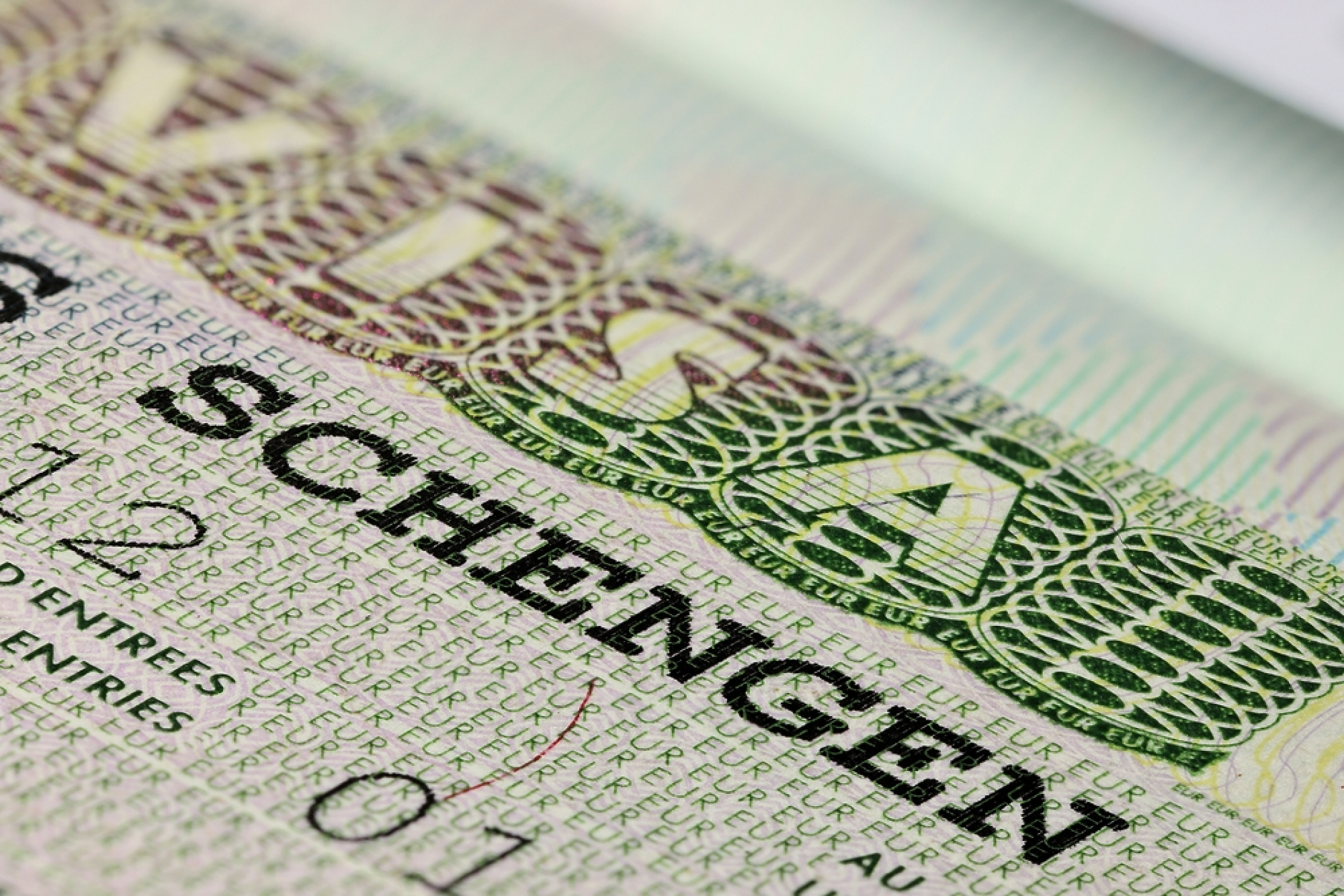 Коментари и реакции след предложението на Австрия да пусне България и Румъния в т.нар. въздушен Шенген