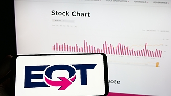 Шведската инвестиционна компания EQT AB е водещият претендент за закупуване