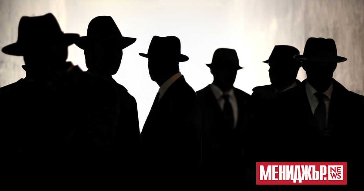 Най-малко двама американски агенти, работещи в посолството на САЩ в