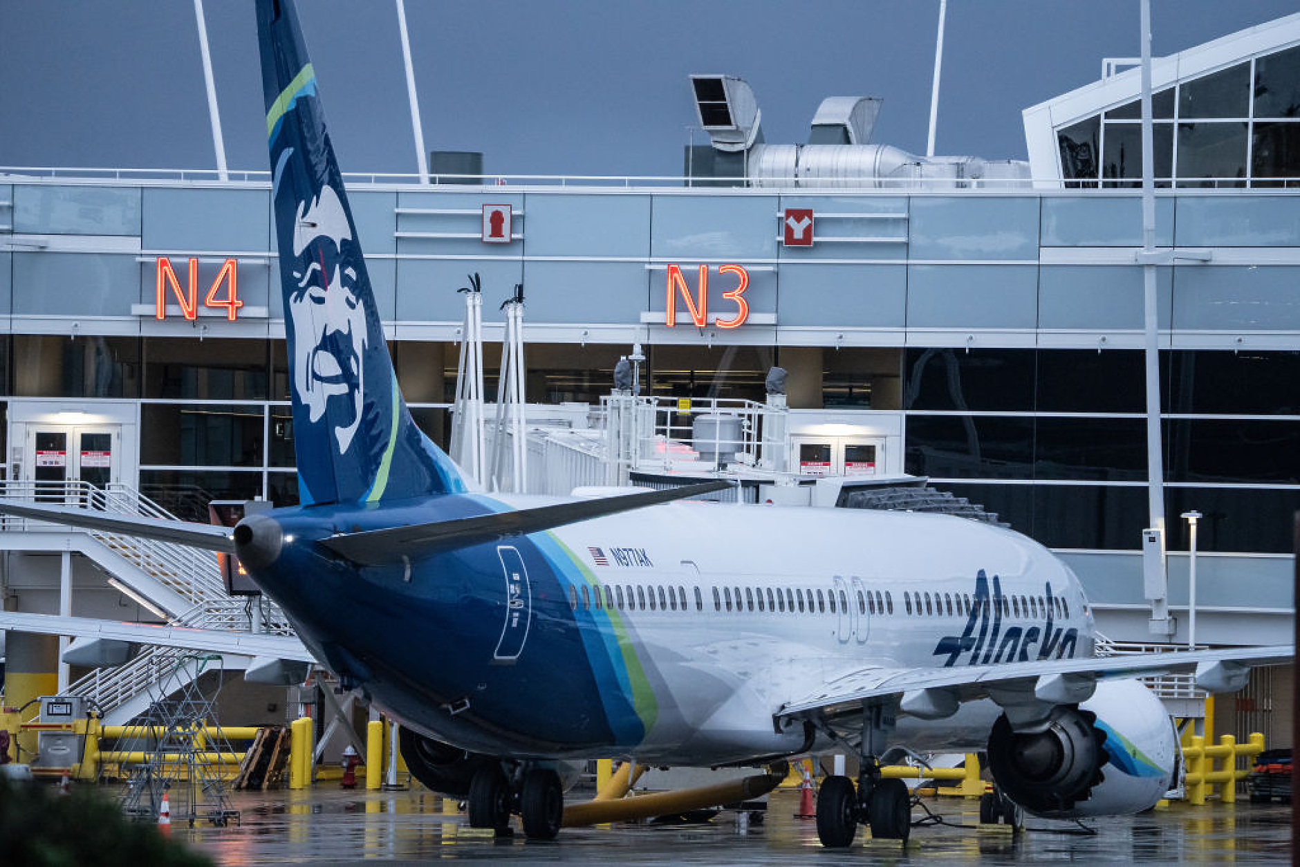 Шефът на Boeing призна за допуснати грешки след инцидента със самолет 737 Max 9