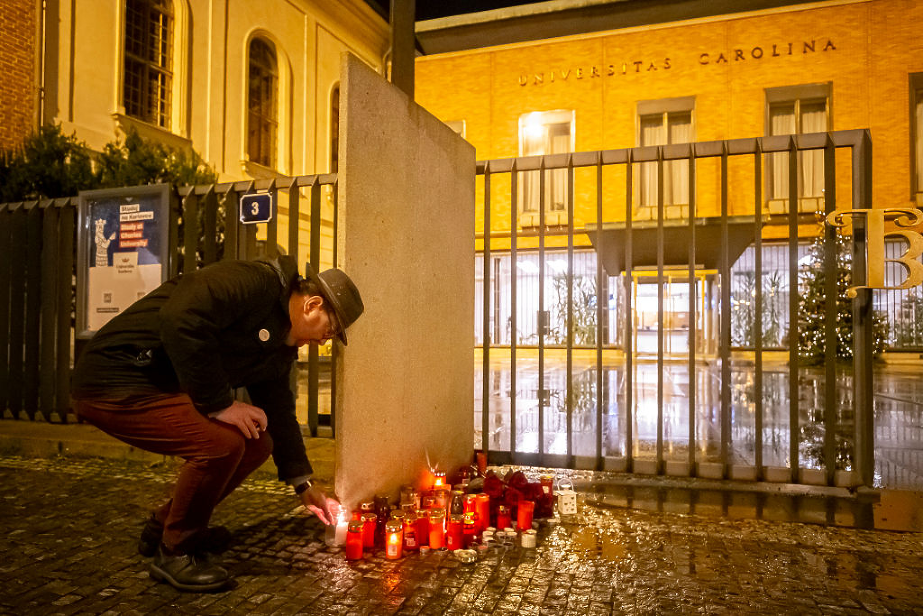 Чехия обяви ден на национален траур след масовата стрелба в Прага