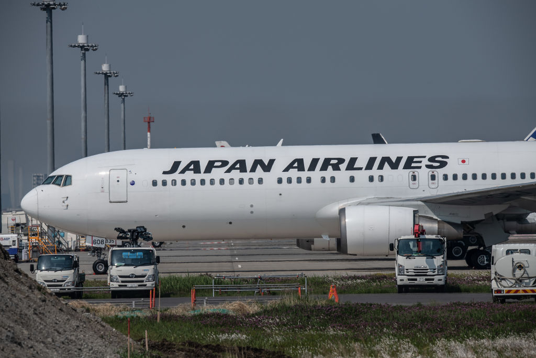 Japan Airlines очаква загуби от над 100 млн. долара след разбилия се самолет в Токио