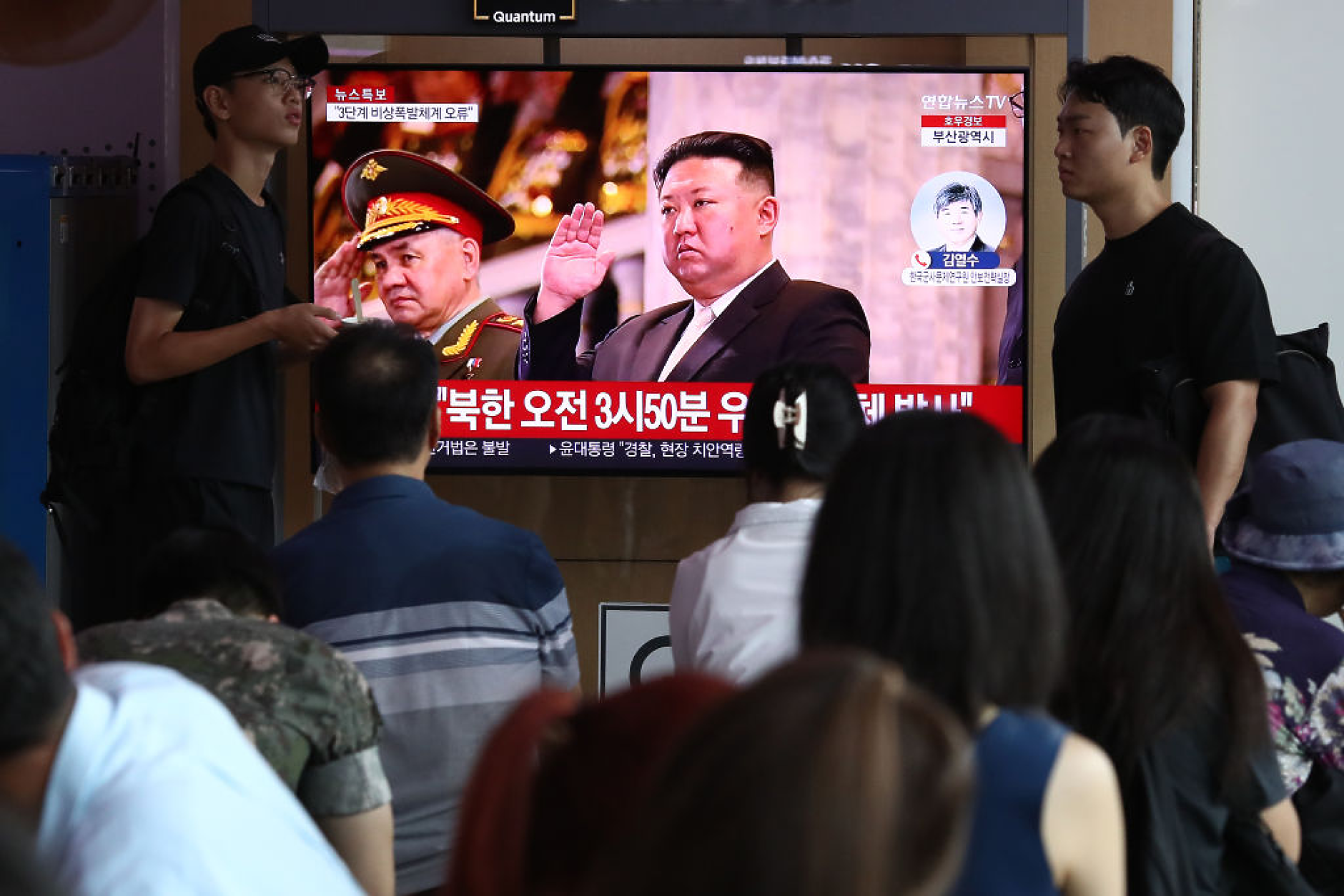 Севернокорейският лидер Ким Чен-ун нареди на военните да ускорят подготовката за война