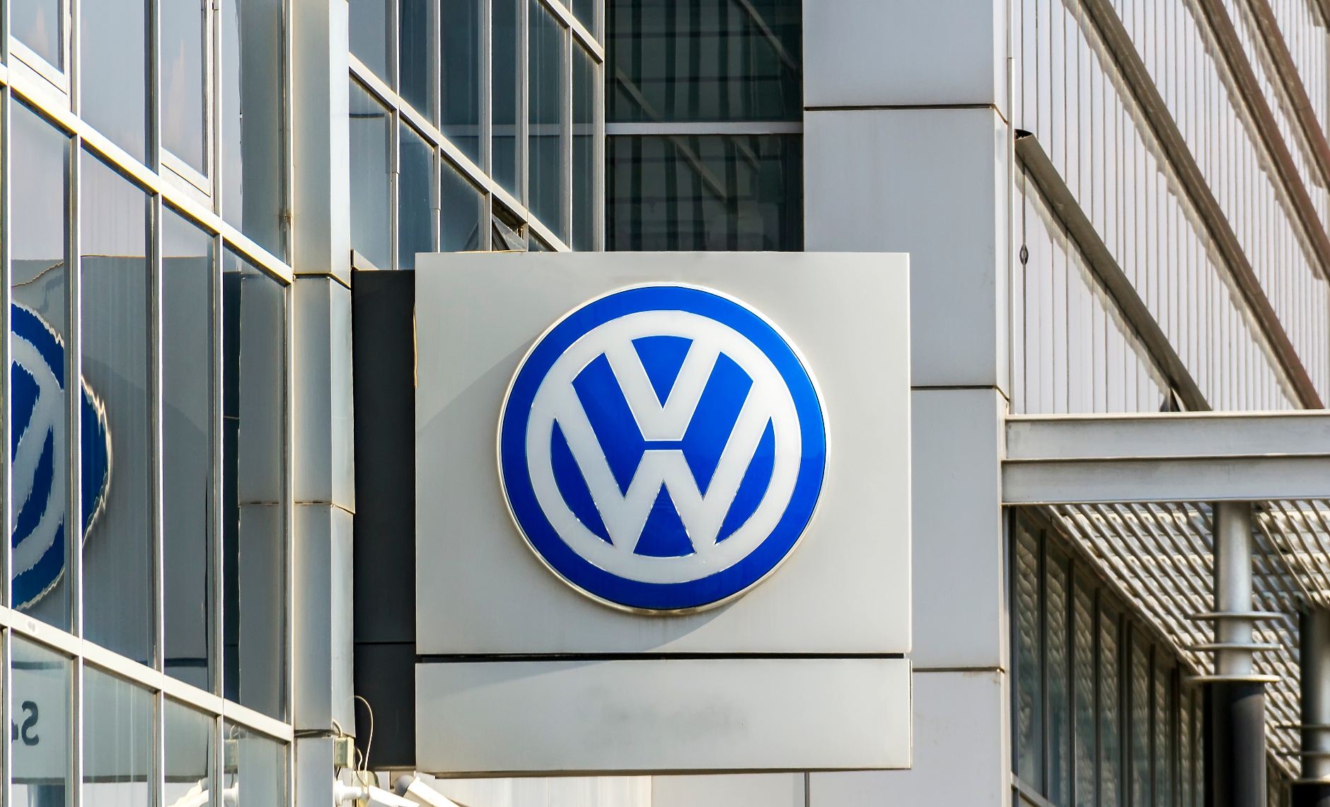 Завод на Volkswagen в Германия спря работа заради протеста на фермери 