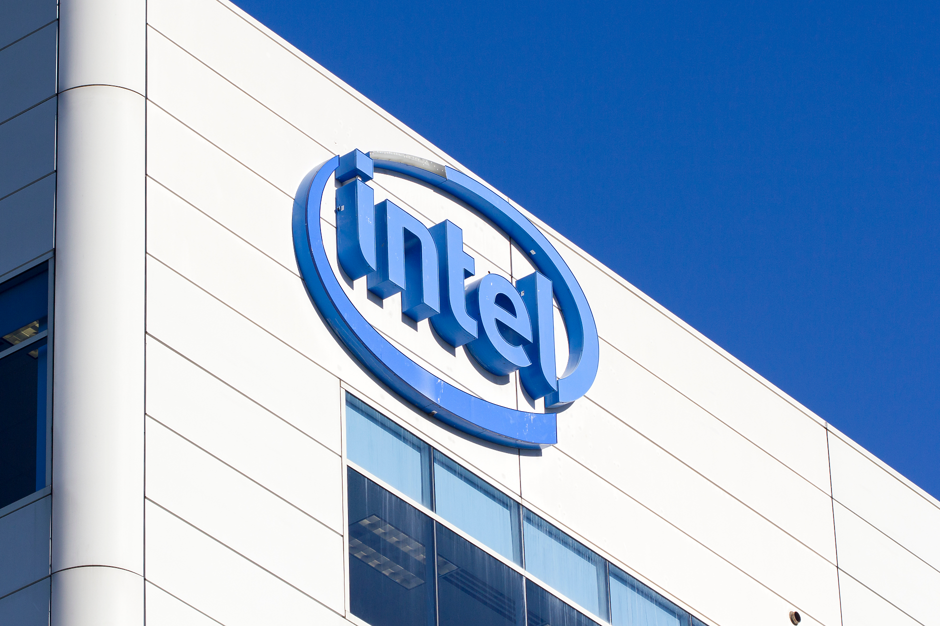 Intel обяви огромна инвестиция в Израел