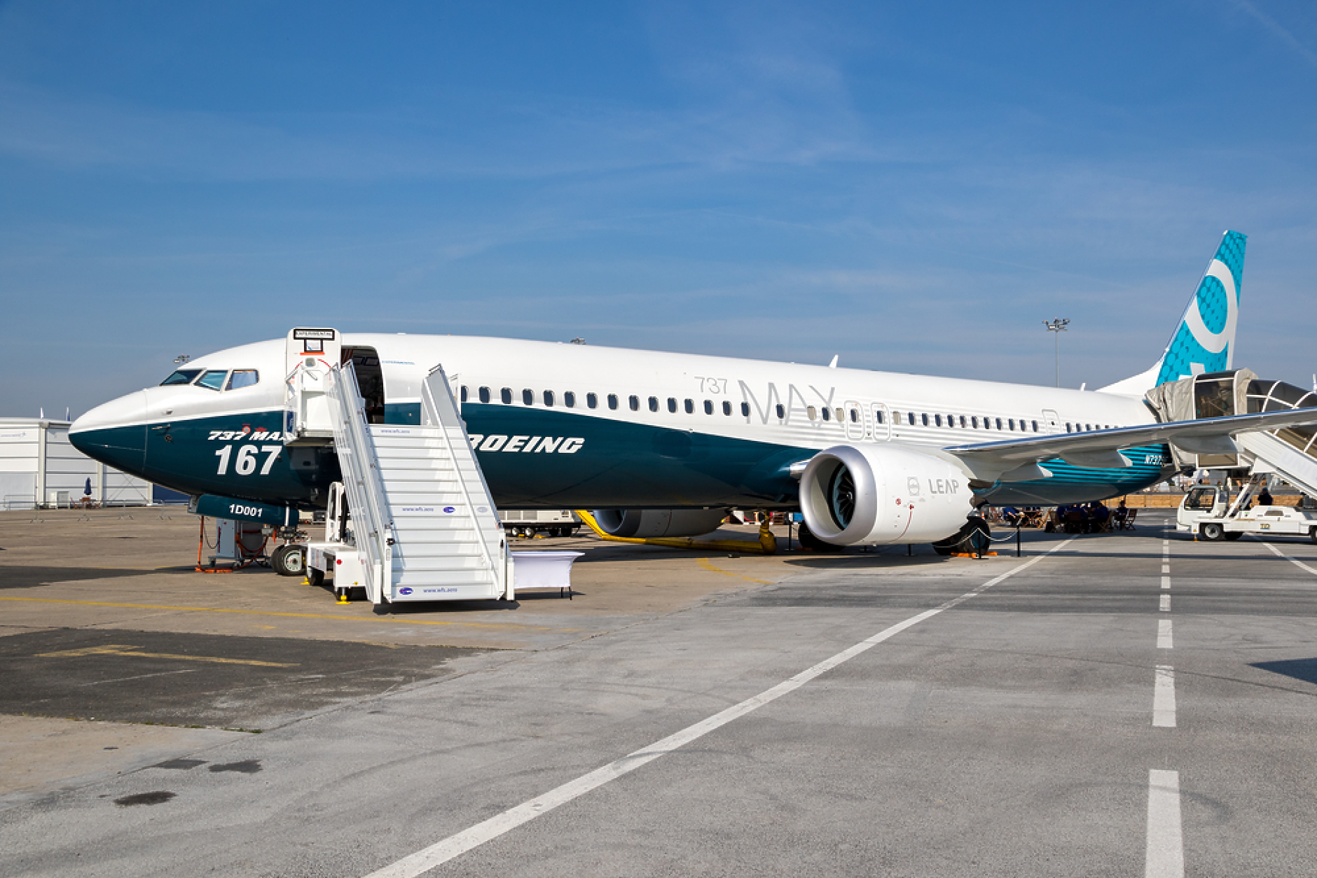 Акциите на Boeing  се сринаха с 8% заради инцидента със 737 Max 9