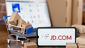 Китайският онлайн търговец на дребно JD com съобщи че е спечелил