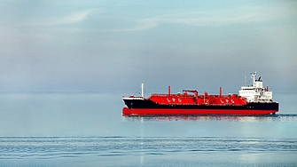 Световният флот от танкери остарява но индустрията не бърза да