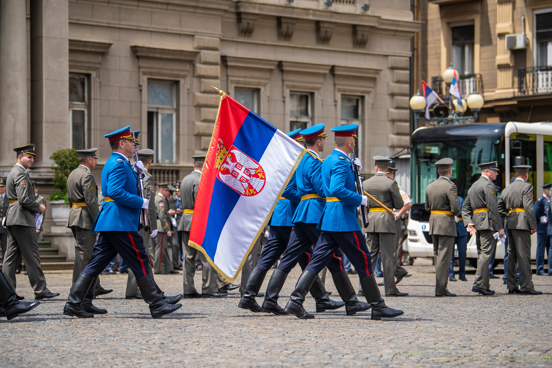 Сърбия може да  възобнови  задължителната наборна военна служба