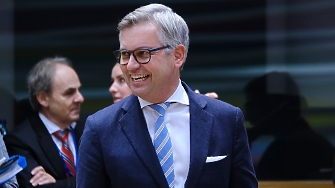 Австрийският министър на финансите Магнус Брунер бе лишен от шофьорска