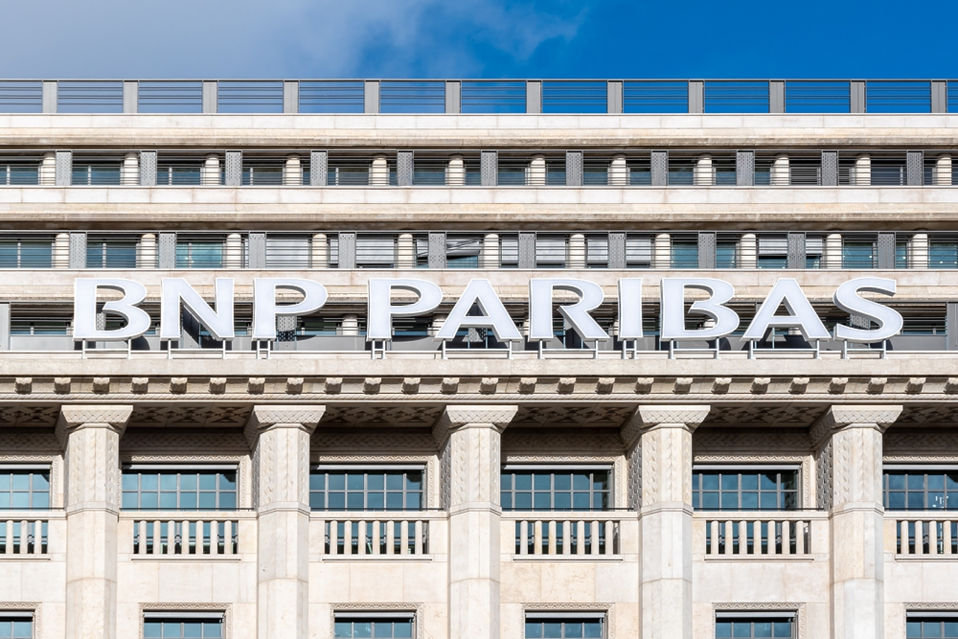 Le Monde: Клонът на BNP Paribas във Франция е заподозрян в пране на пари