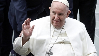 Папа Франциск произнесе празничната си коледна благословия Към града и