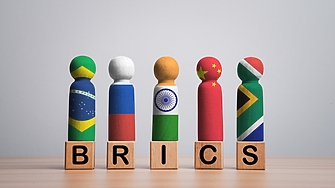 От днес групата БРИКС от пет членки Бразилия Русия Индия