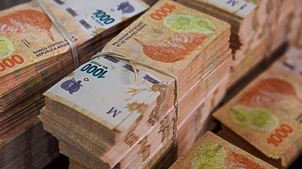 Аржентина пуска банкнота от 20 хил. песо, инфлацията надхвърли 211%