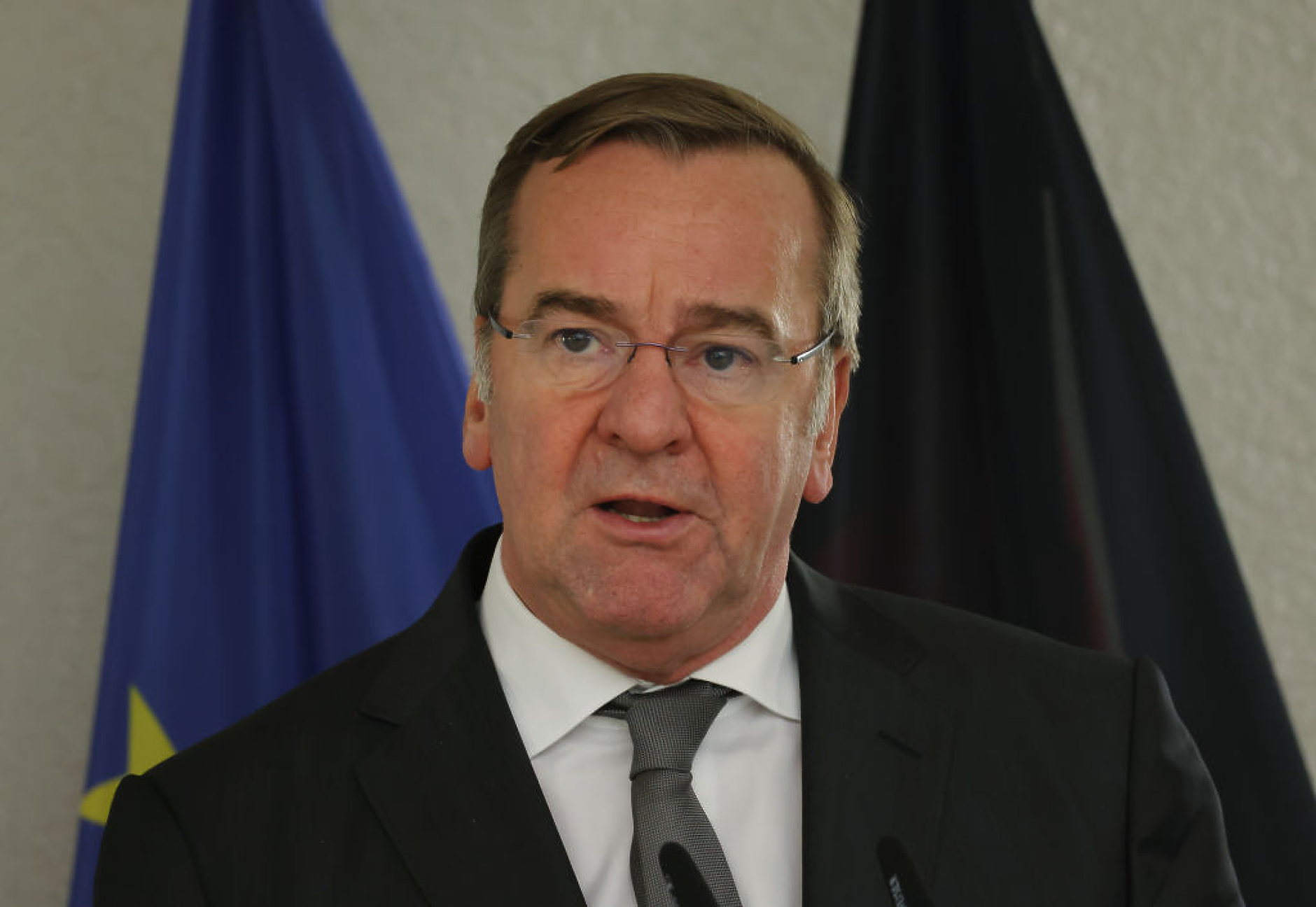 Германският министър на отбраната предупреждава за евентуално руско нападение срещу НАТО след 5 до 8 години