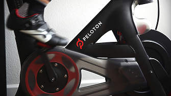 Компанията за фитнес уреди Peloton ще разработи персонализирано съдържание за