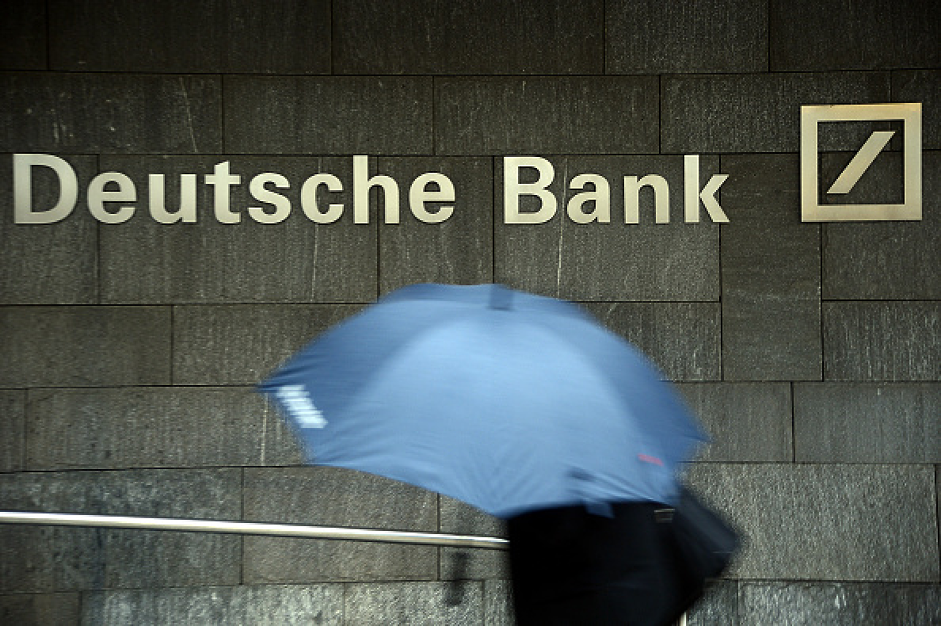 Испания започна разследване срещу Deutsche Bank за възможни нарушения