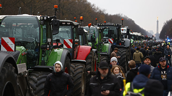Германските фермери подновяват протестите в центъра на Берлин