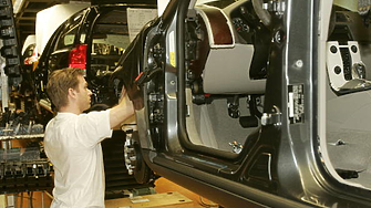 Volvo също спира производството в най-големия си европейски завод заради проблеми с доставките