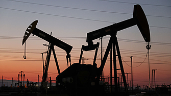 Цените на петрола не намират единна посока на фона на напрежението в Близкия изток